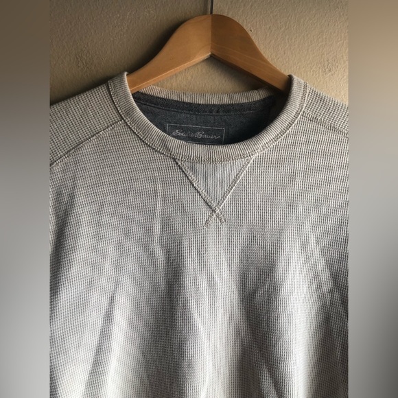 Eddie Bauer Men’s Gray Cream Sweater Crew Neck  Long Sleeve Size M - Picture 2 of 10